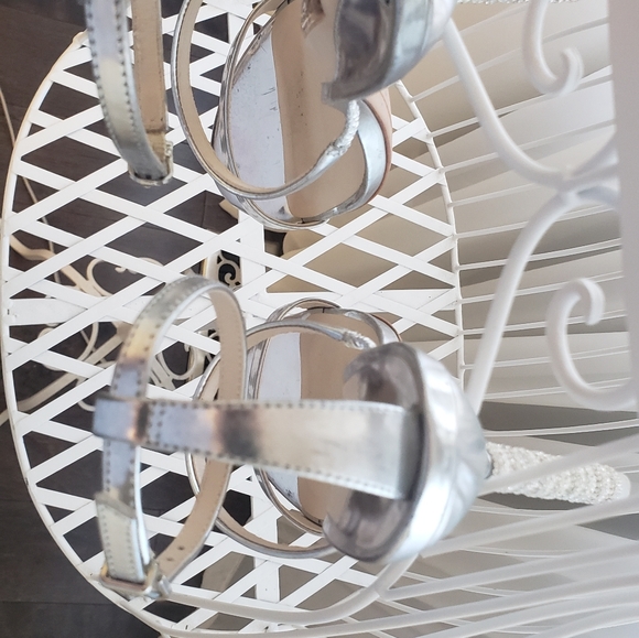 ❤️❤️ SOLD ❤️❤ New Sophia Webster silver sandals - Picture 3 of 8